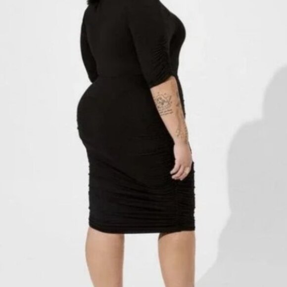 76-27 Torrid Supersoft Bodycon Black Ruched Knit T-Shirt Dress Size 1 (14/16) - Picture 10 of 14